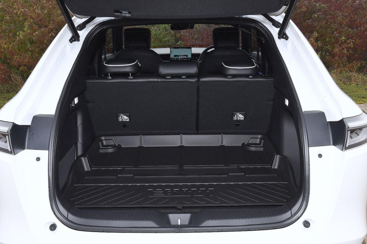 White Honda e:Ny1 boot open