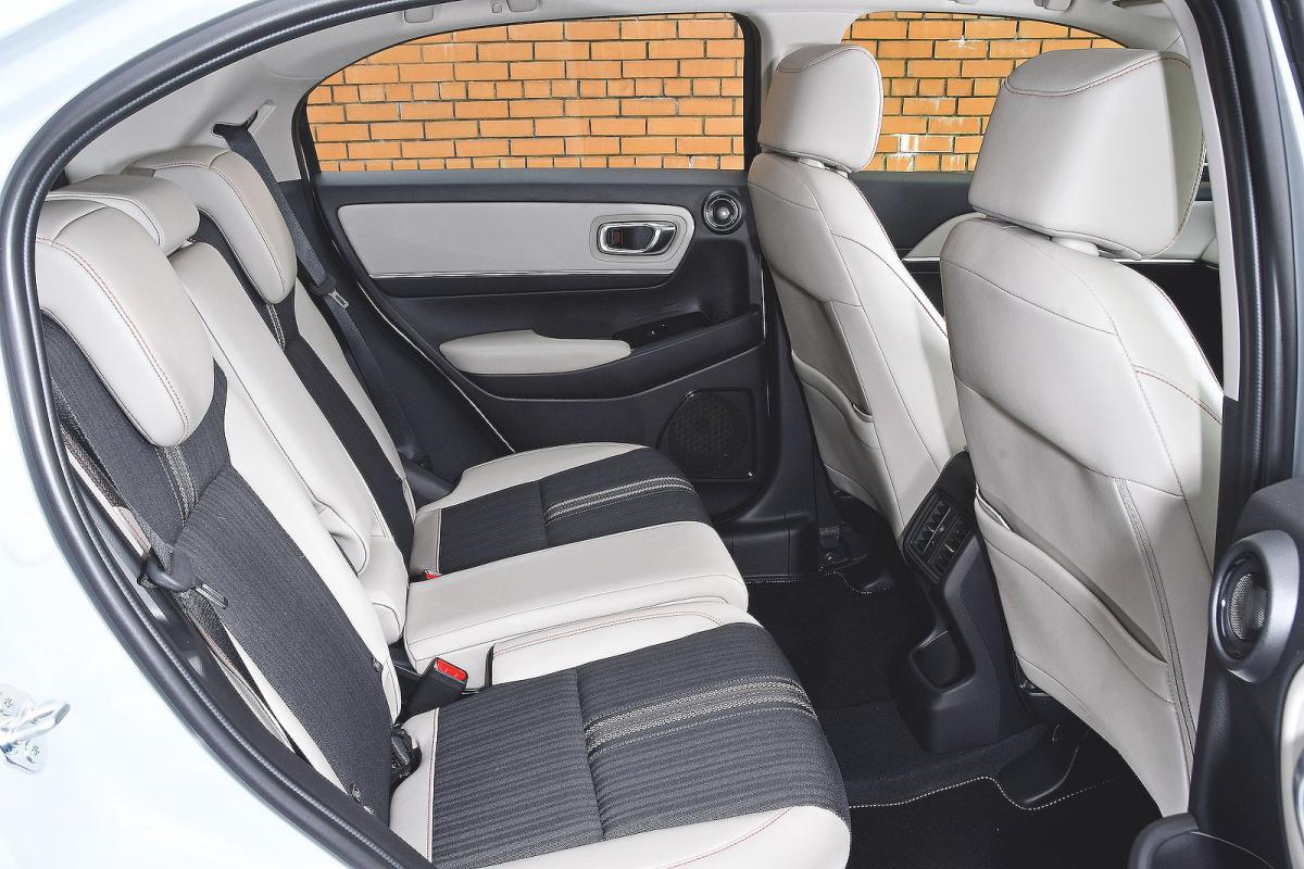 Honda HR-V back seats