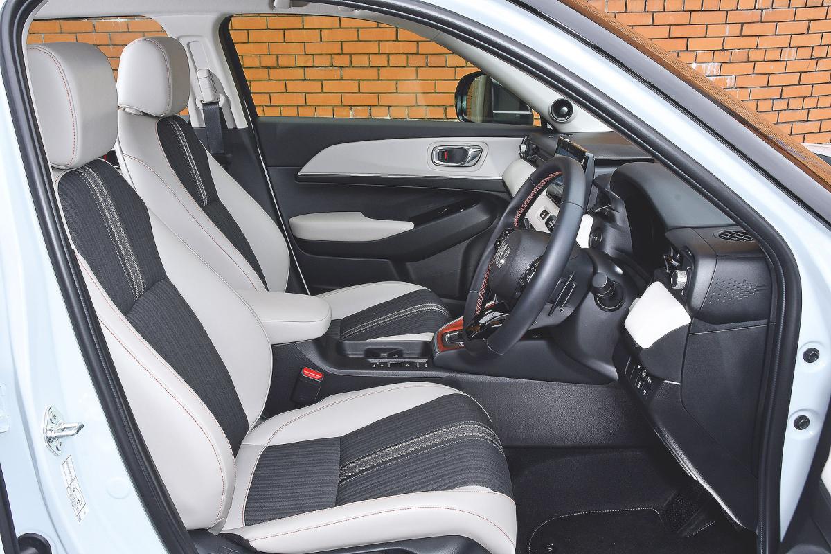 Honda HR-V front seats