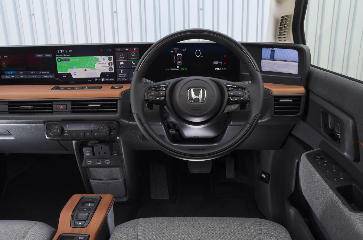 Honda E dashboard