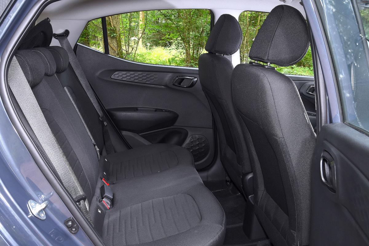 Hyundai i10 back seats