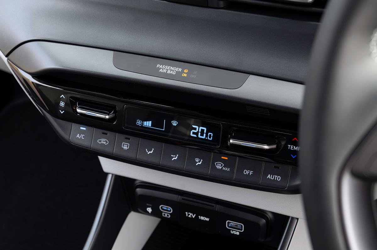 Hyundai i20 climate controls