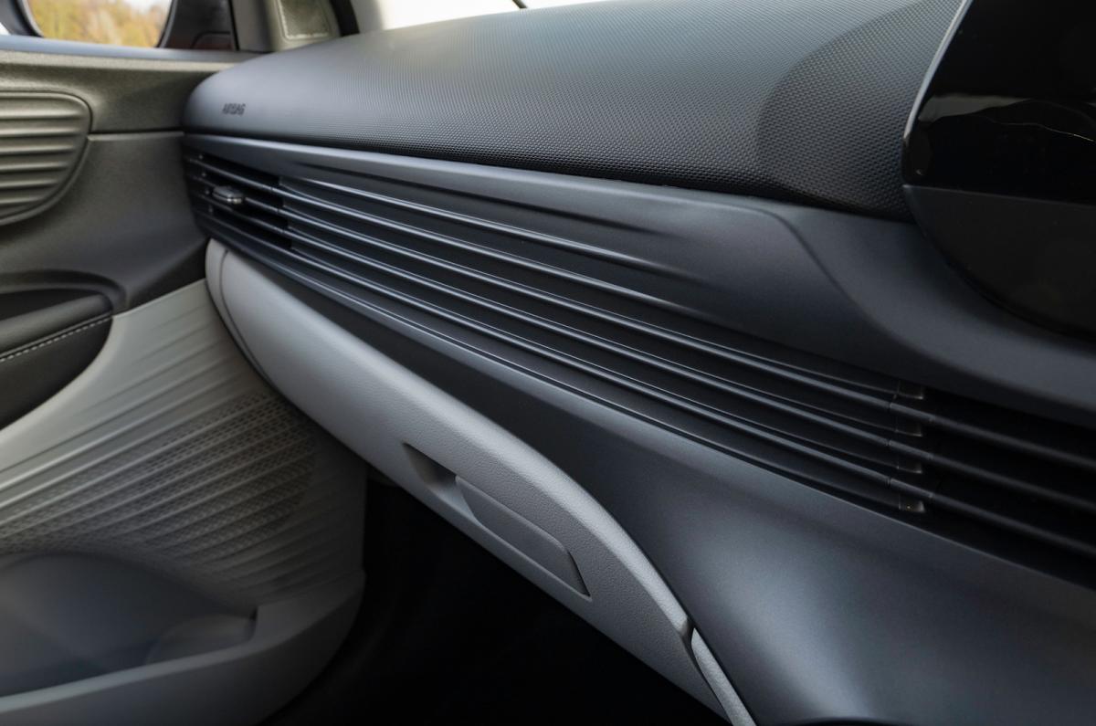 Hyundai i20 dashboard detail