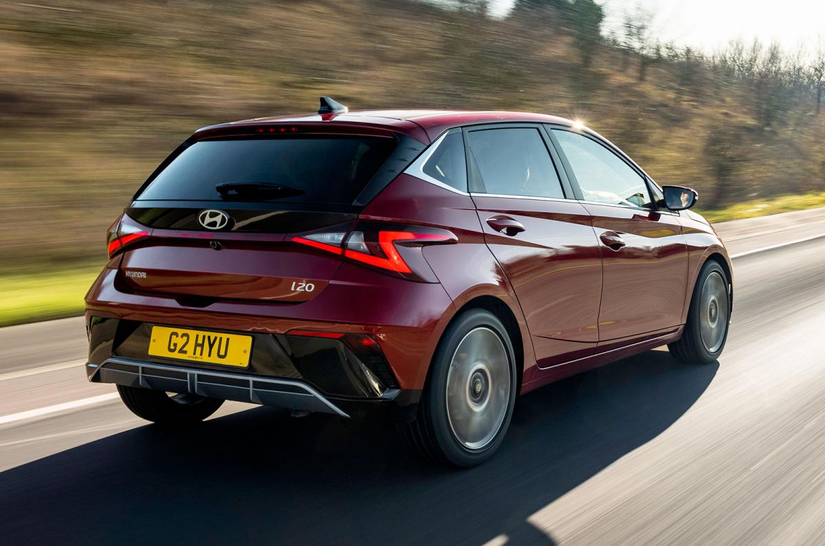 Hyundai i20 driving rear right