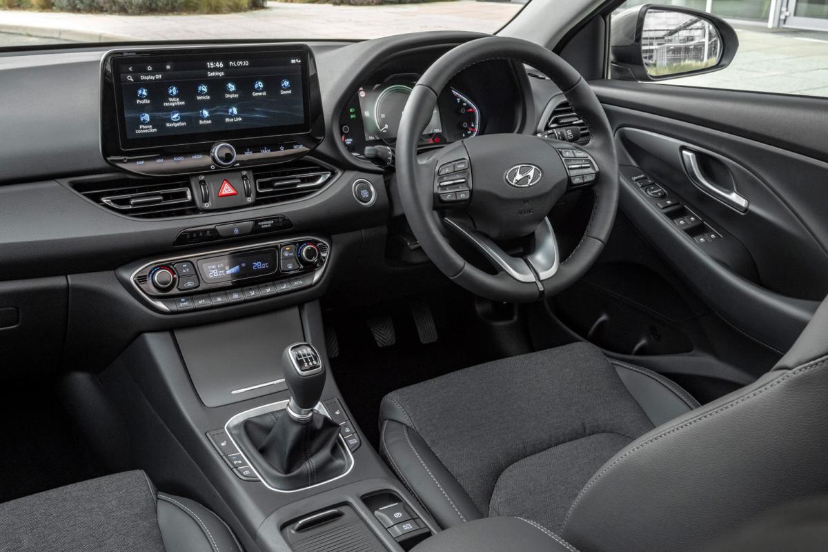 Hyundai i30 hatchback 2020 front seats