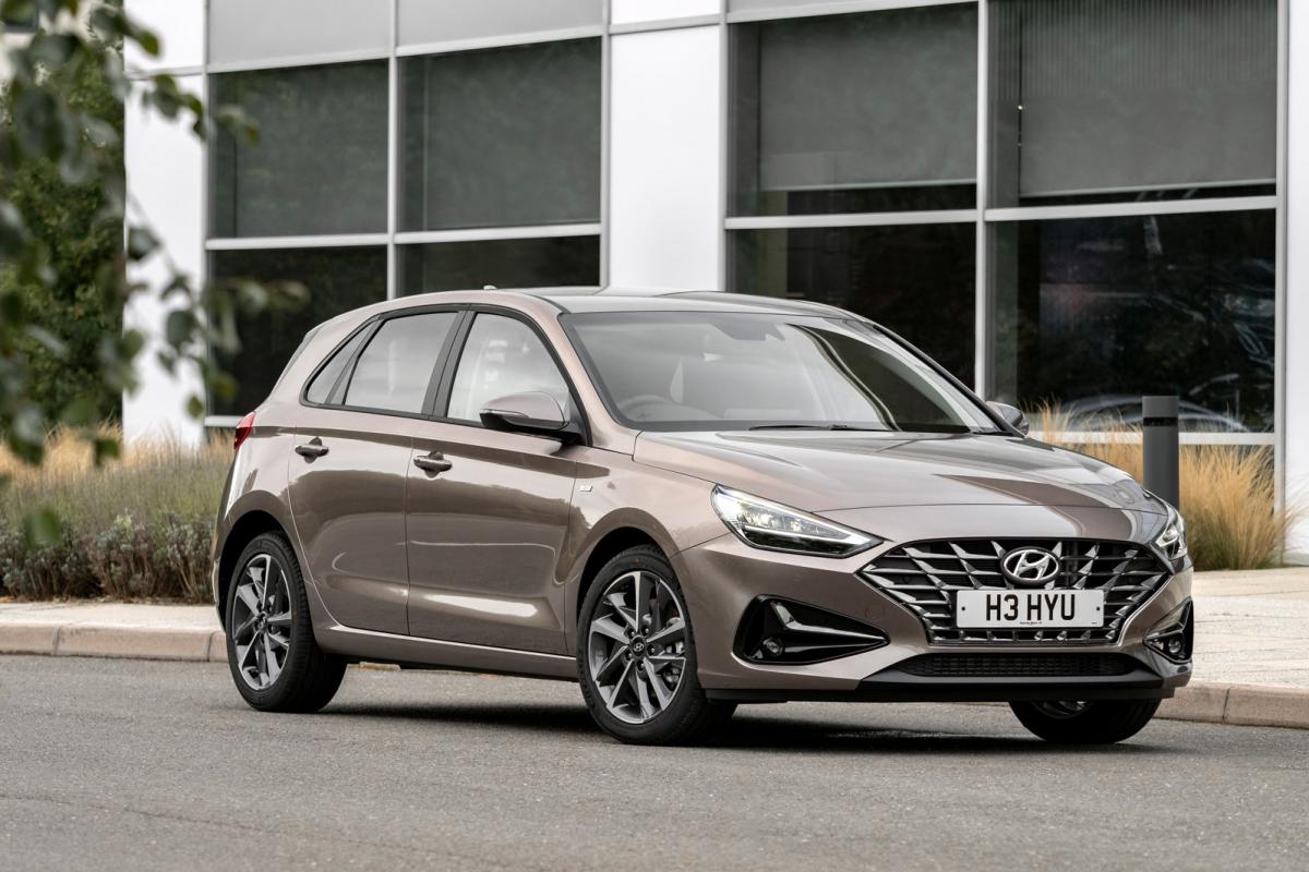 Hyundai i30 hatchback 2020 front right static