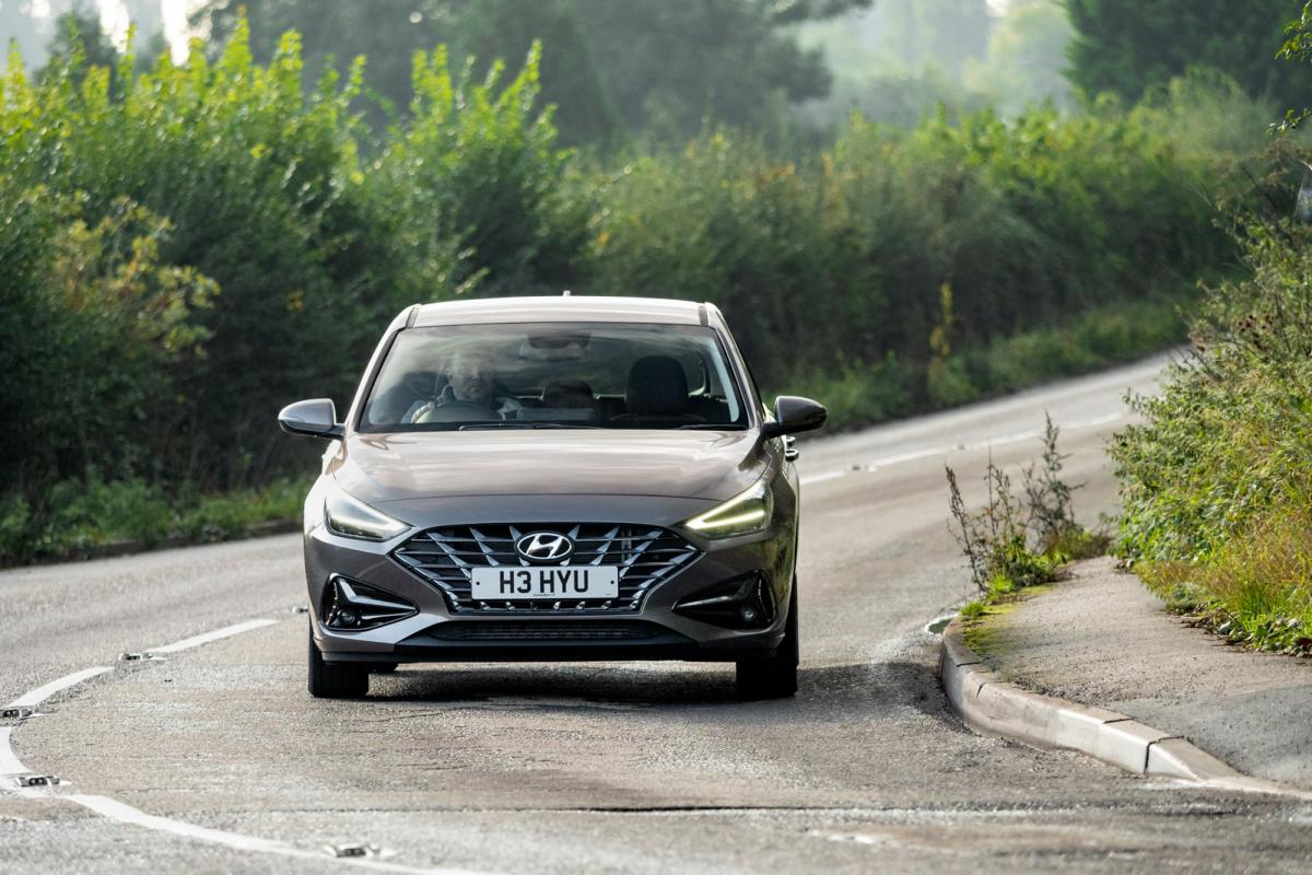Hyundai i30 hatchback 2020 wide cornering