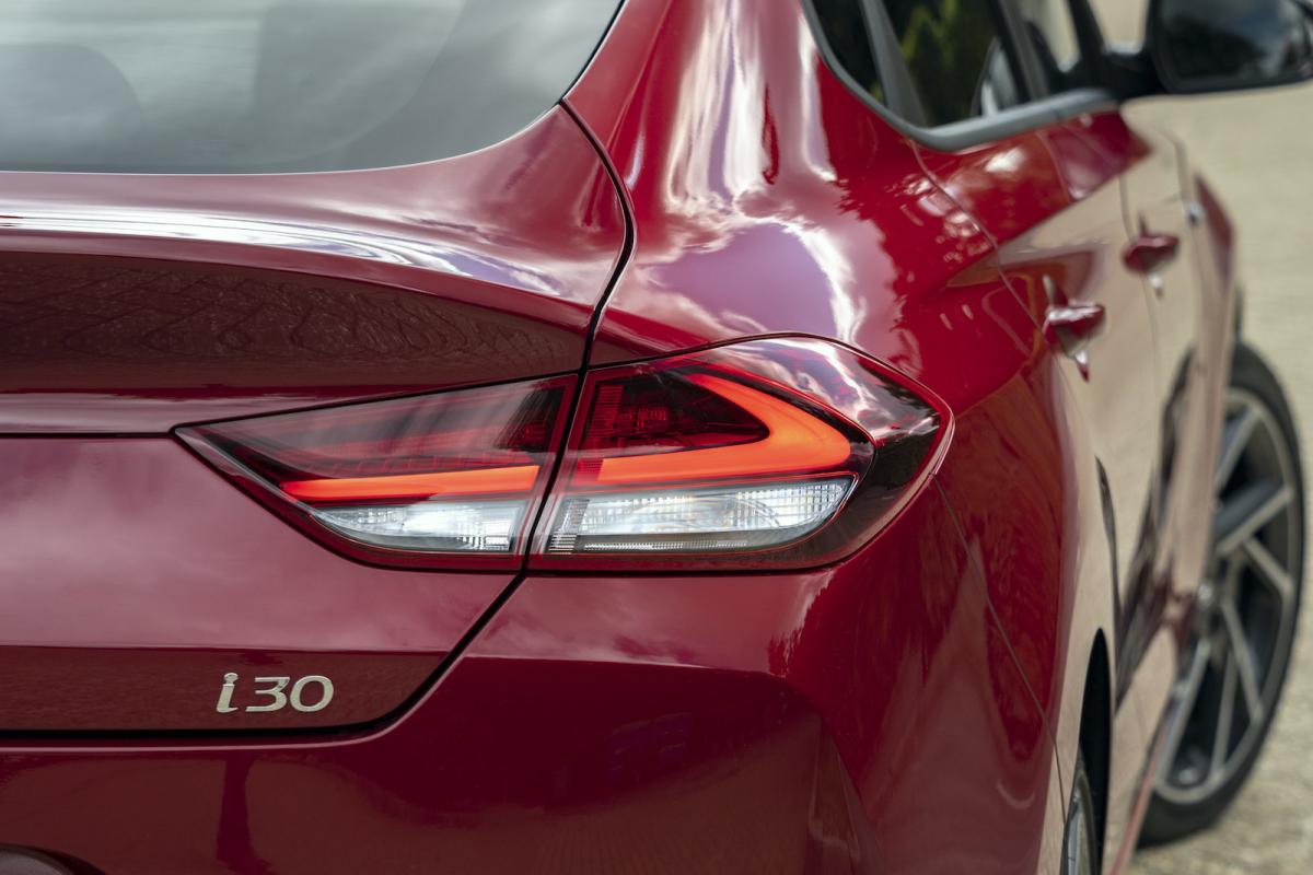 Hyundai i30 Fastback 2022 rear lights detail