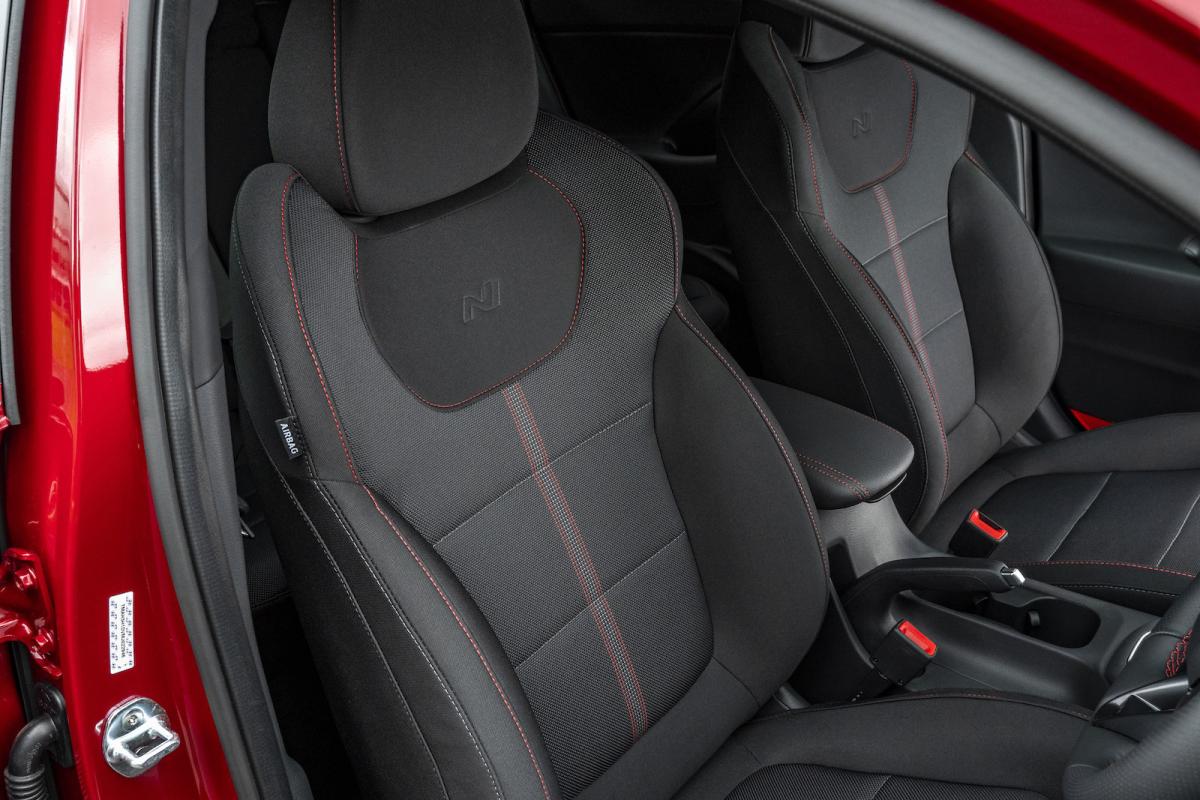 Hyundai i30 Fastback 2022 interior front seats