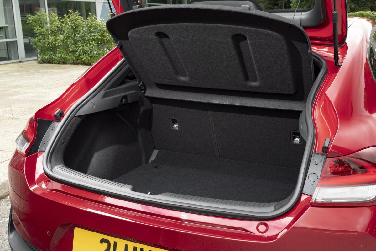 Hyundai i30 Fastback 2022 boot open