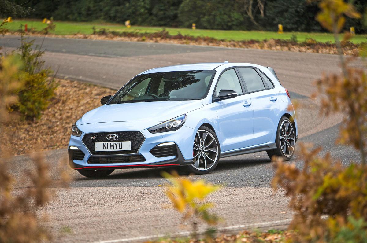 Hyundai i30 N front cornering