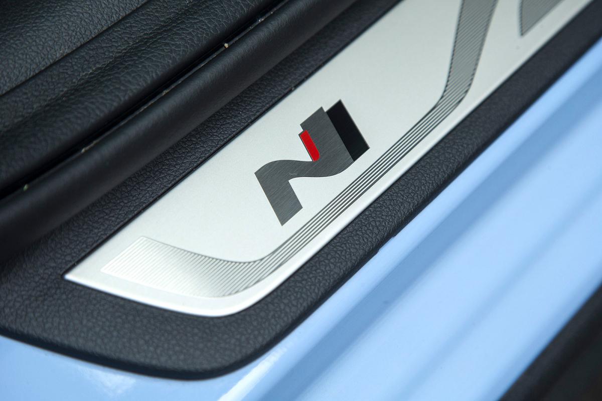 Hyundai i30 N interior kickplate detail