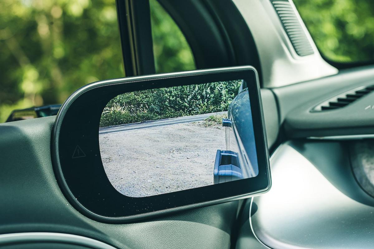 Hyundai Ioniq 9 digital mirror screen