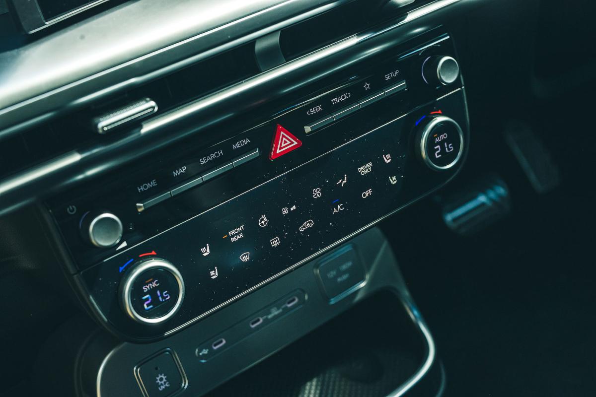 Hyundai Ioniq 9 interior controls