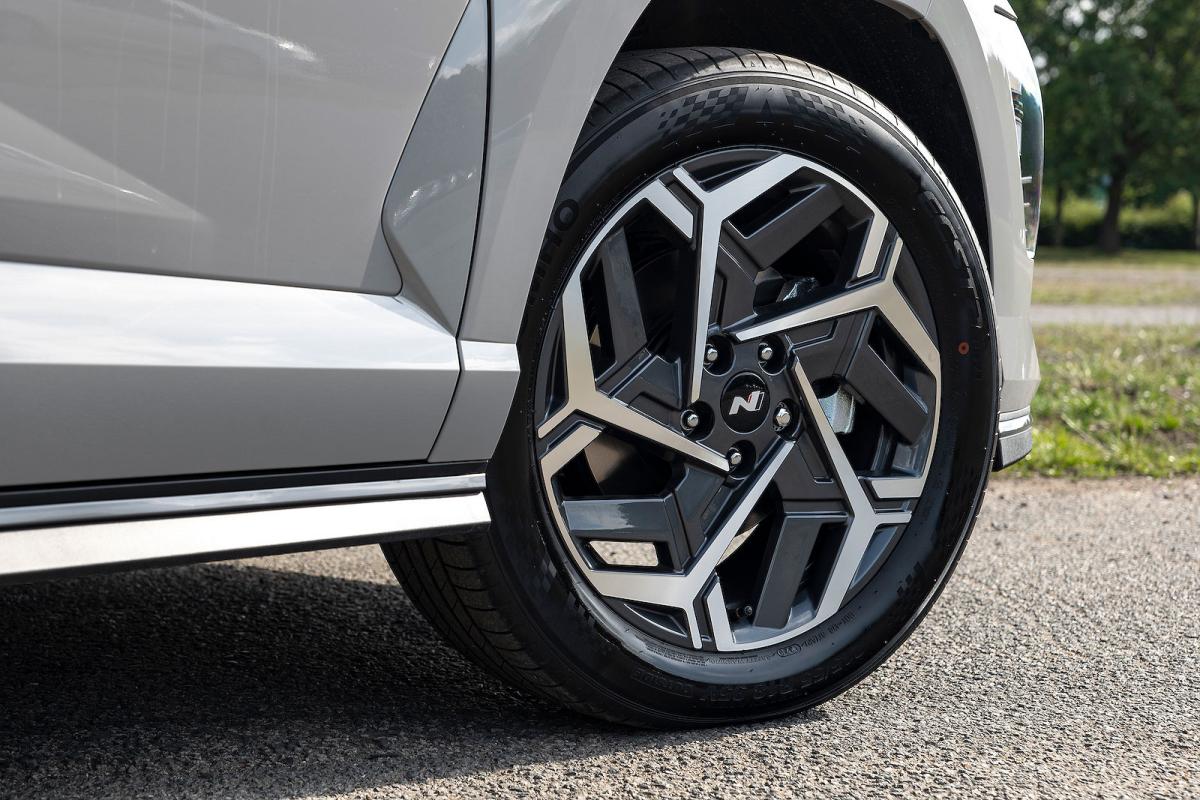 Hyundai Kona alloy wheel