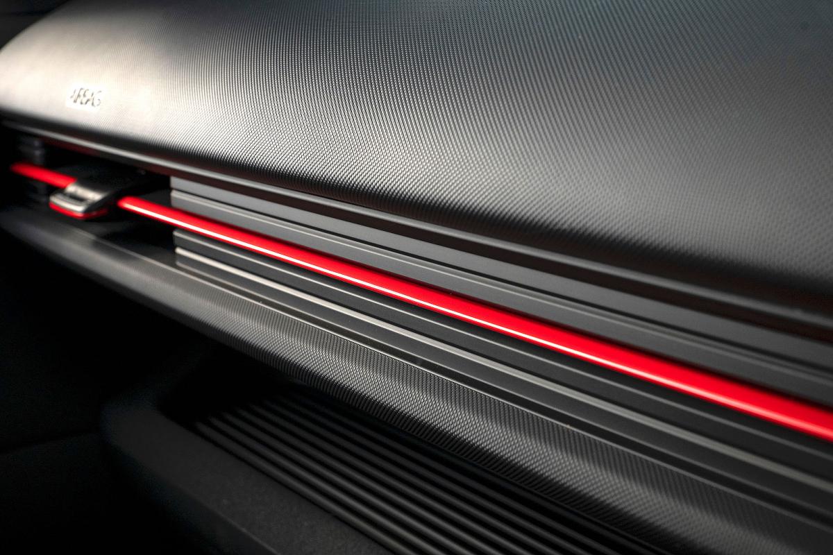 Hyundai Kona dashboard detail