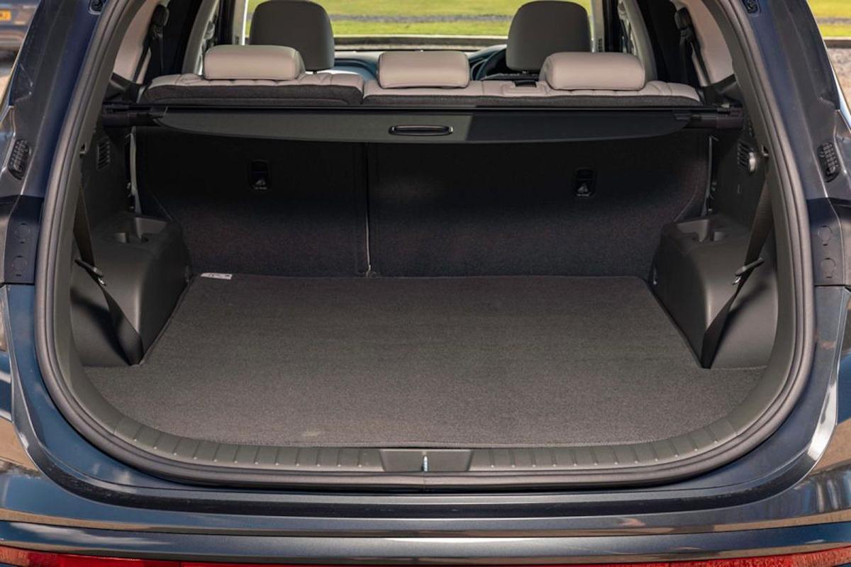 Used Hyundai Santa Fe 2018-2024 boot open