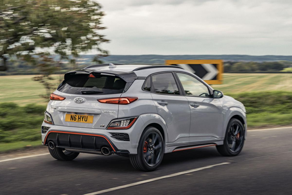 Hyundai Kona N 2021 rear right tracking