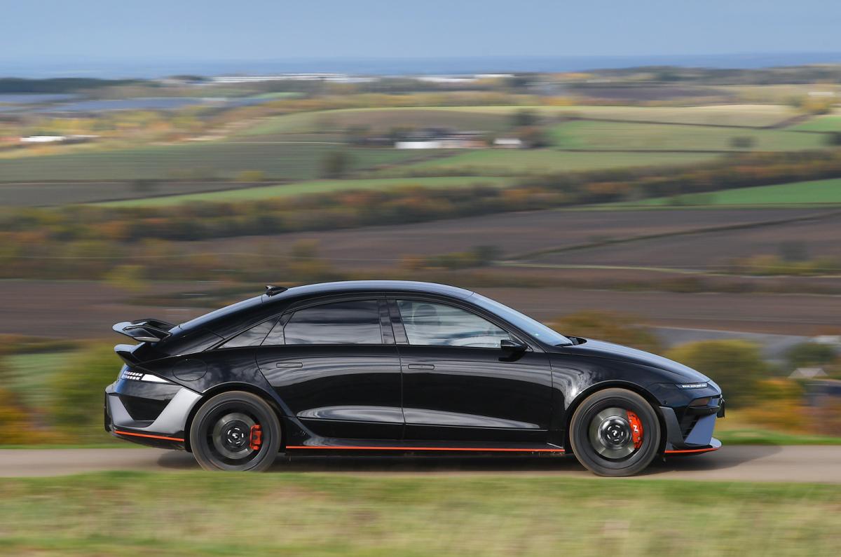 Hyundai Ioniq 6 N side driving