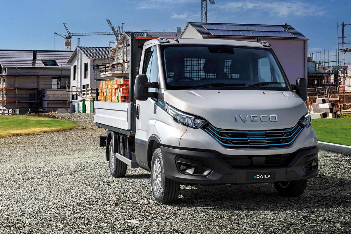 Iveco Daily chassis cab front static