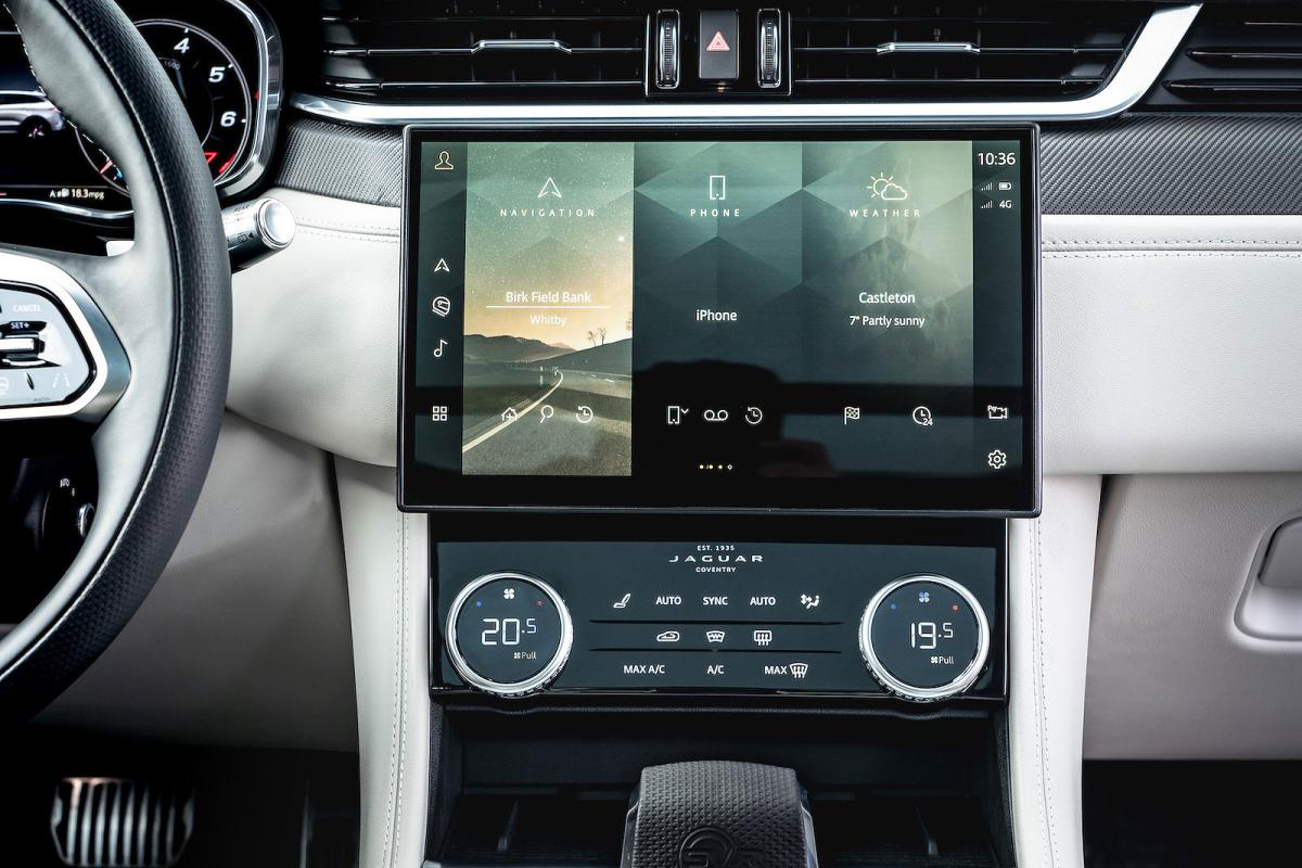 Jaguar F-Pace SVR interior infotainment