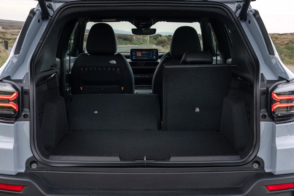 Jeep Avenger boot
