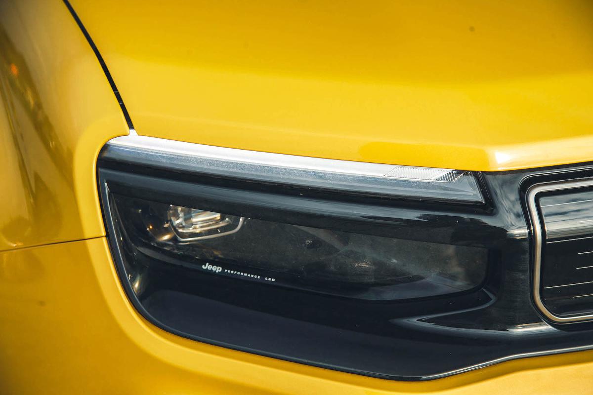 Jeep Avenger Electric headlights detail
