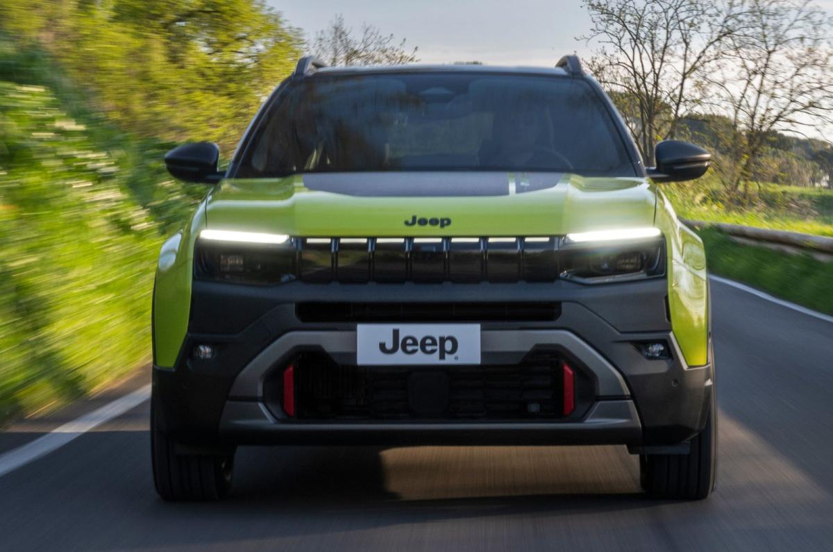 Jeep Avenger front driving