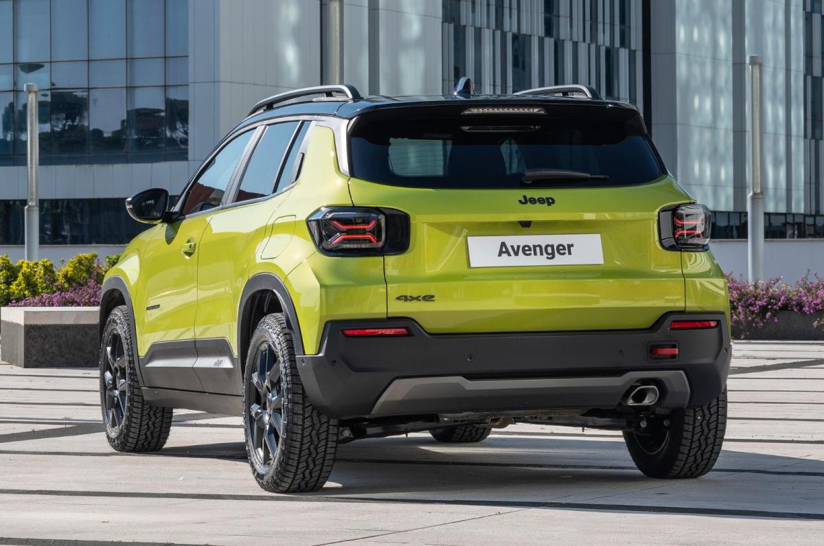 Jeep Avenger rear cornering