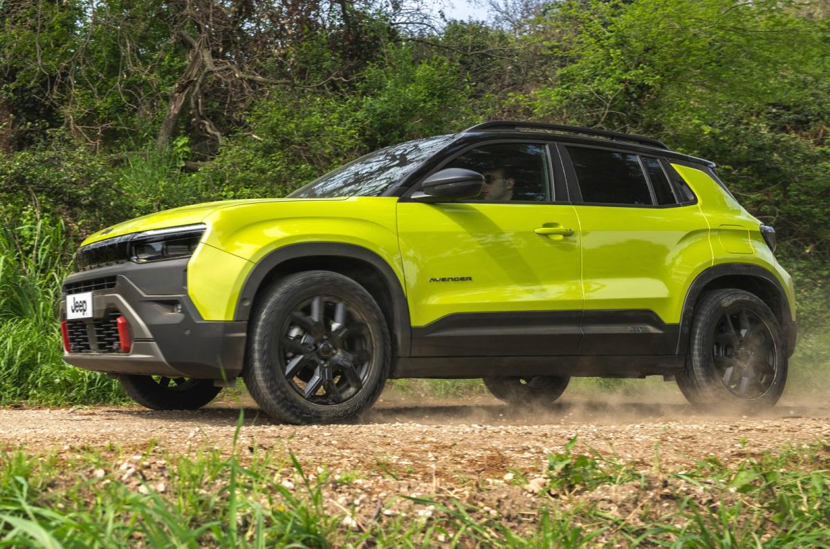 Jeep Avenger side driving