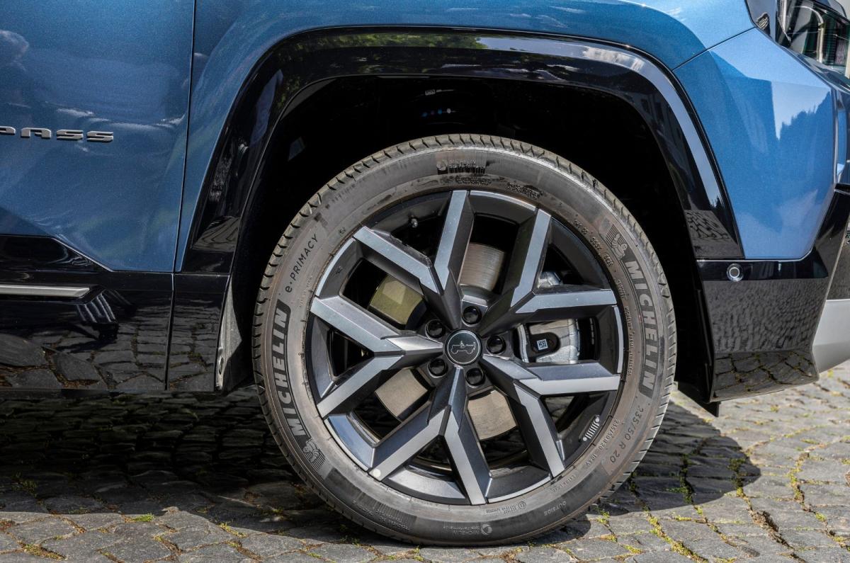 Jeep Compass PHEV exterior still