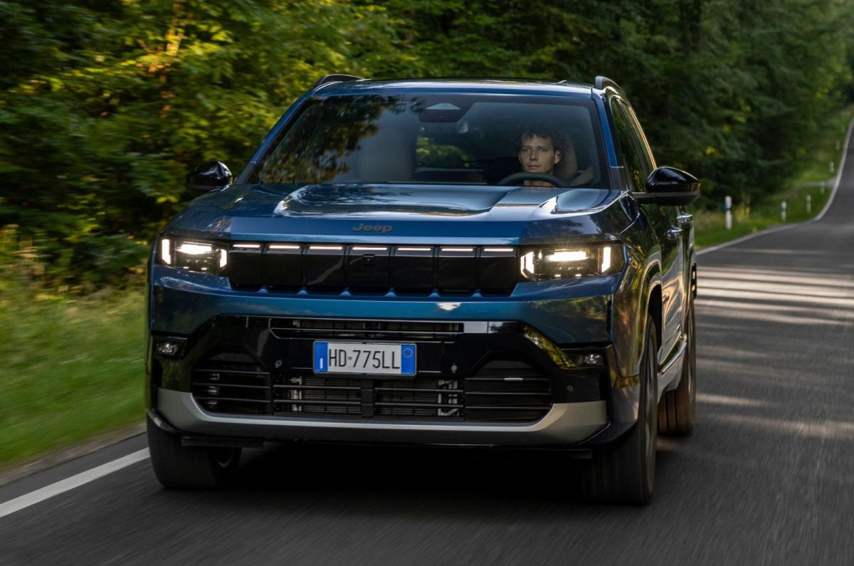 Jeep Compass PHEV front dynamic