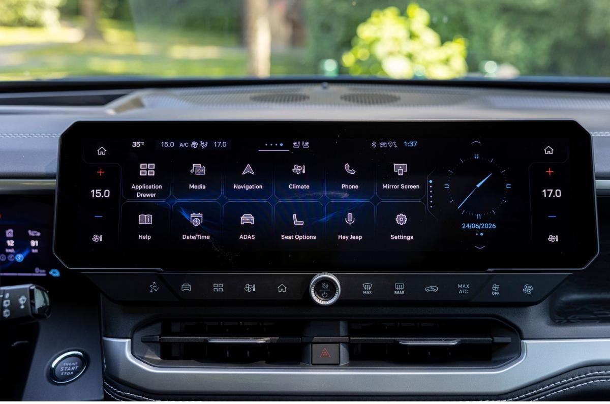 Jeep Compass PHEV interior