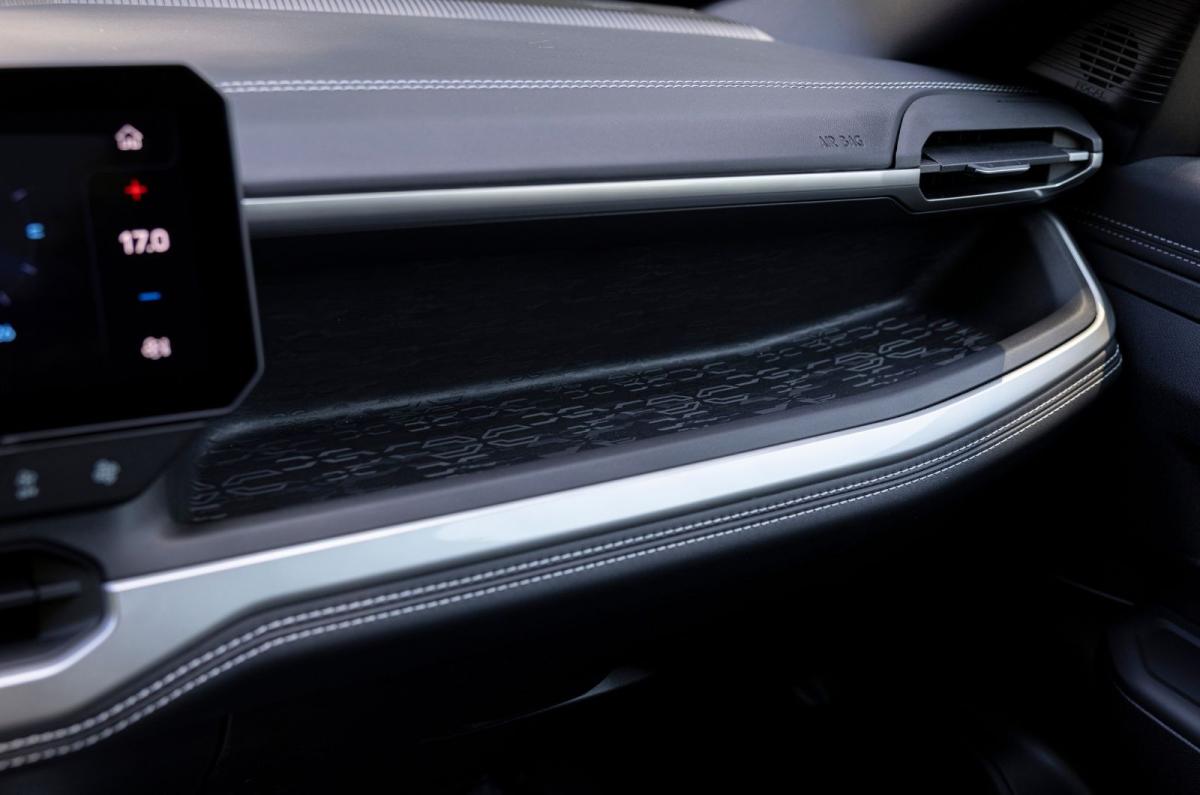 Jeep Compass PHEV interior