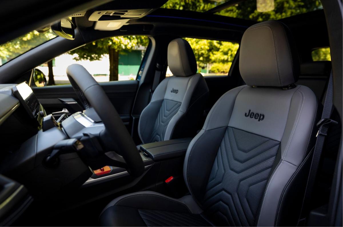 Jeep Compass PHEV interior