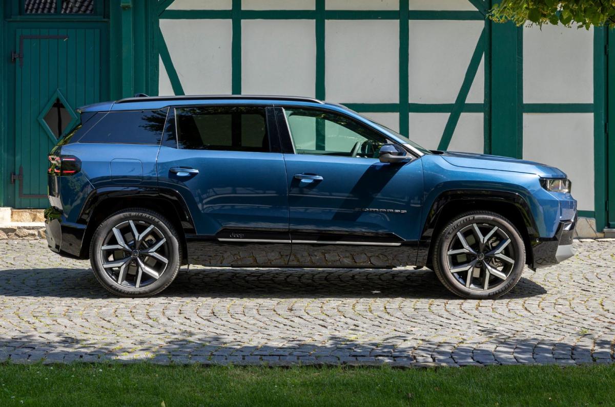 Jeep Compass PHEV exterior still
