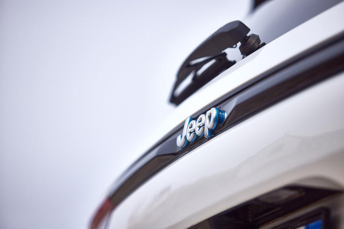 Jeep Grand Cherokee badge detail