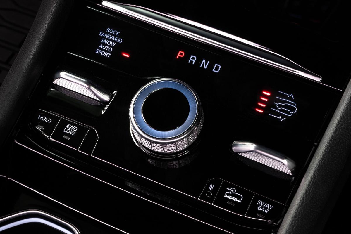 Jeep Grand Cherokee interior detail