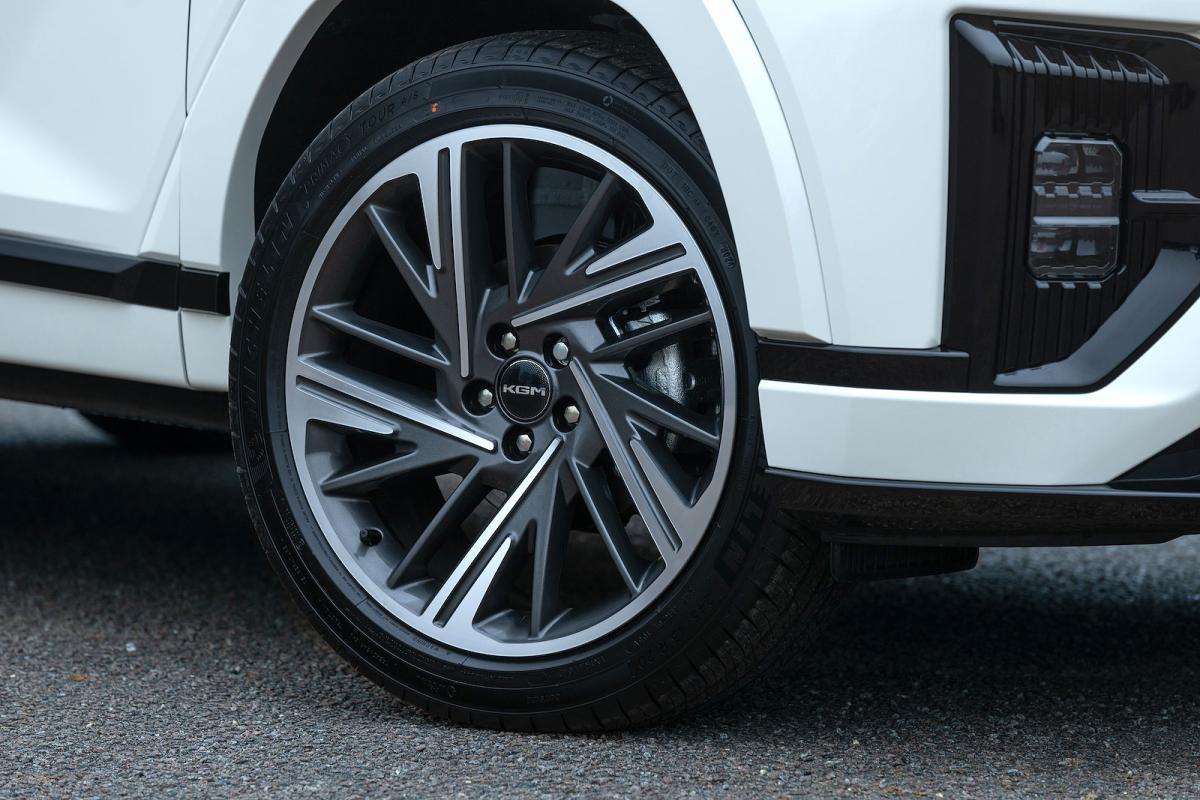 KGM Actyon alloy wheel