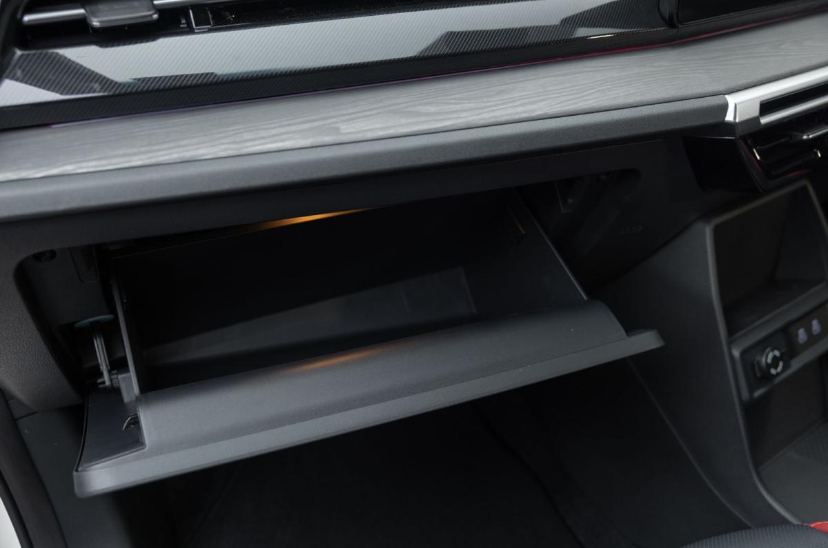 KGM Actyon interior