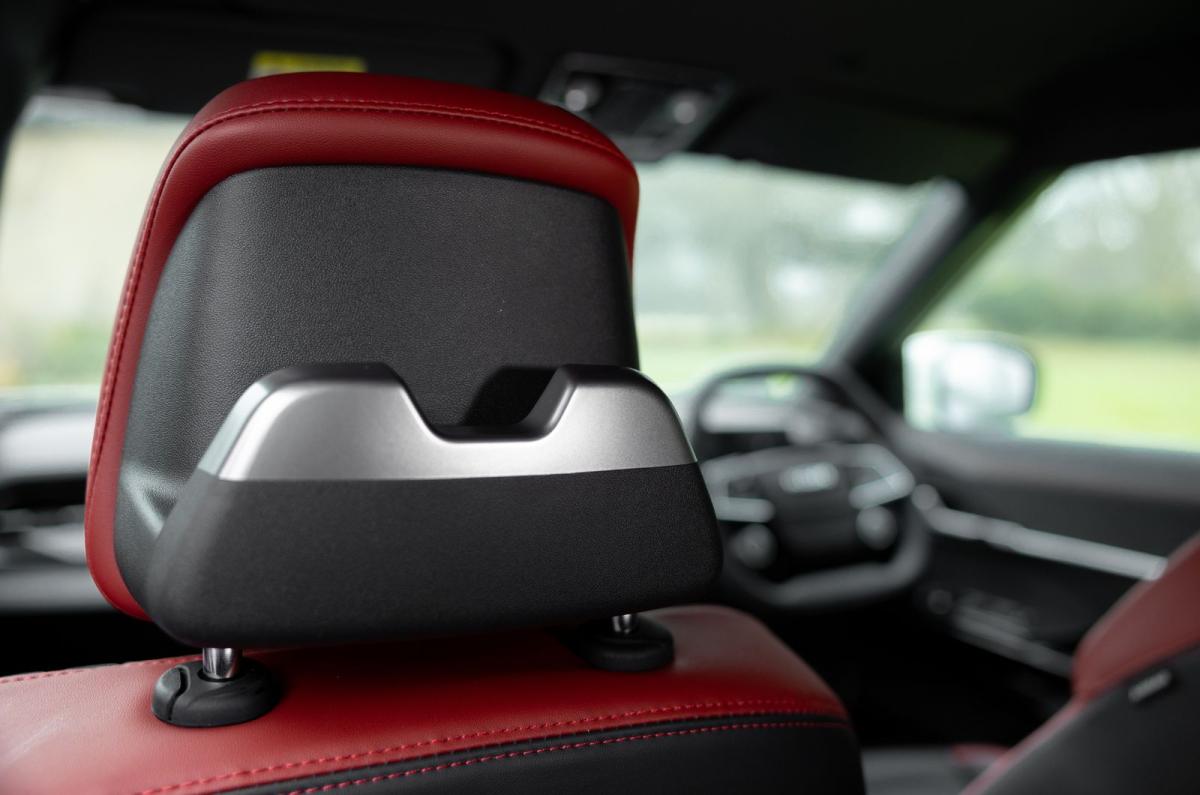 KGM Actyon interior
