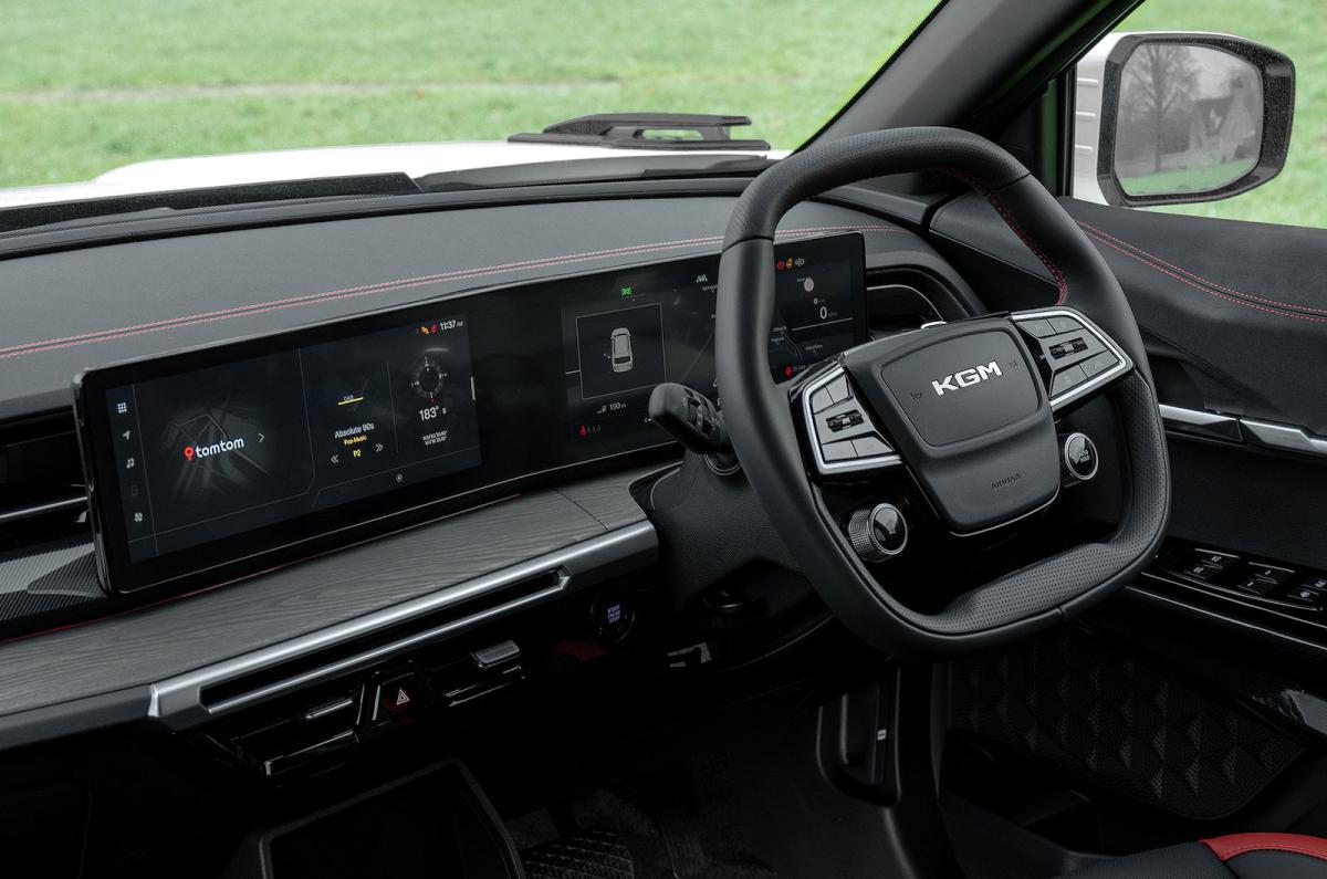 KGM Actyon steering wheel and screens