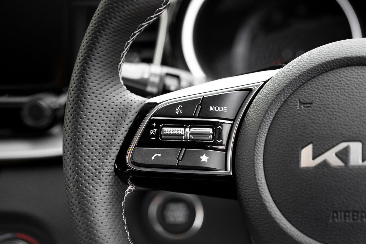 Kia Ceed steering wheel detail