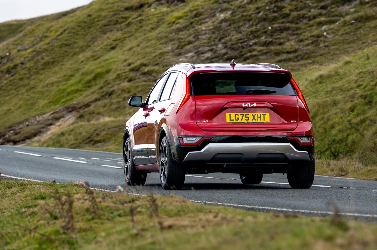 Kia Niro driving rear left