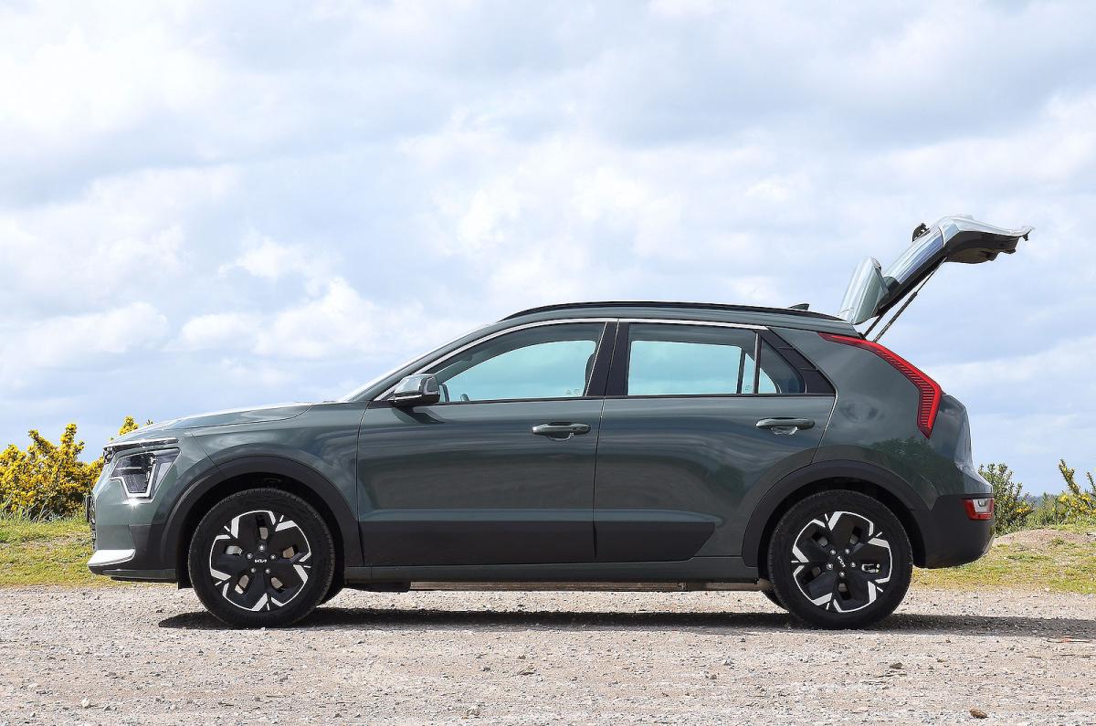 Kia Niro EV left static boot open