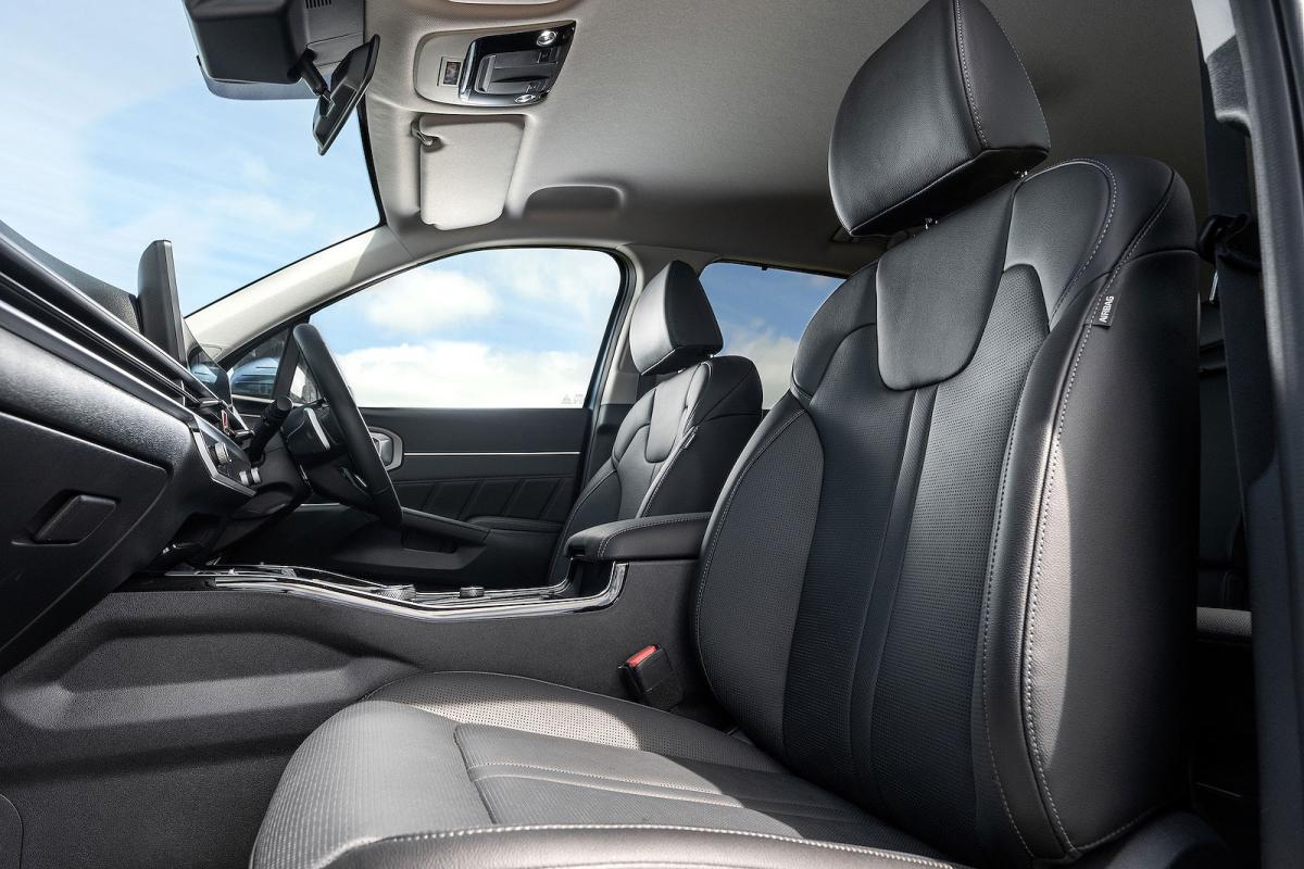 Kia Sorento front seats