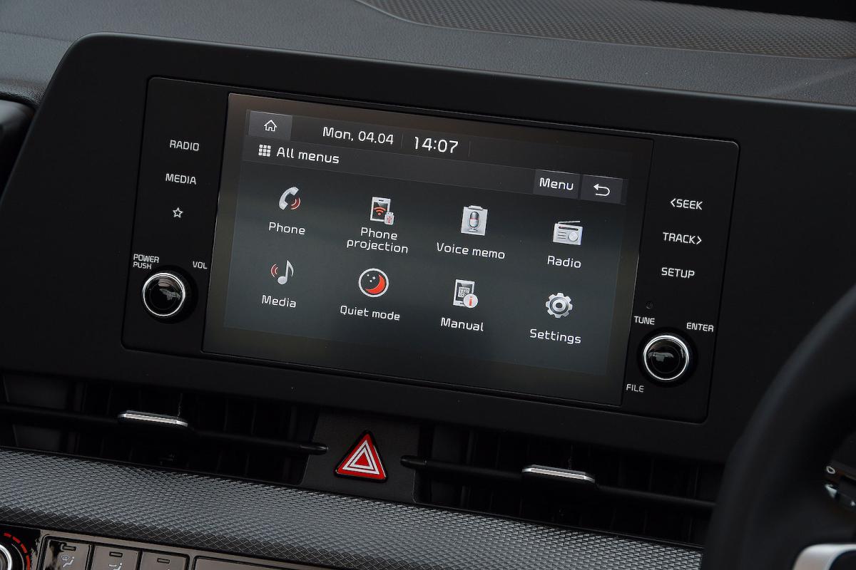 Used Kia Sportage 2022-present interior infotainment