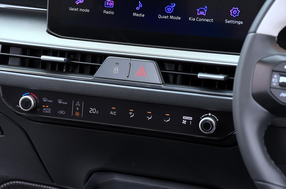 Kia Stonic air conditioning controls