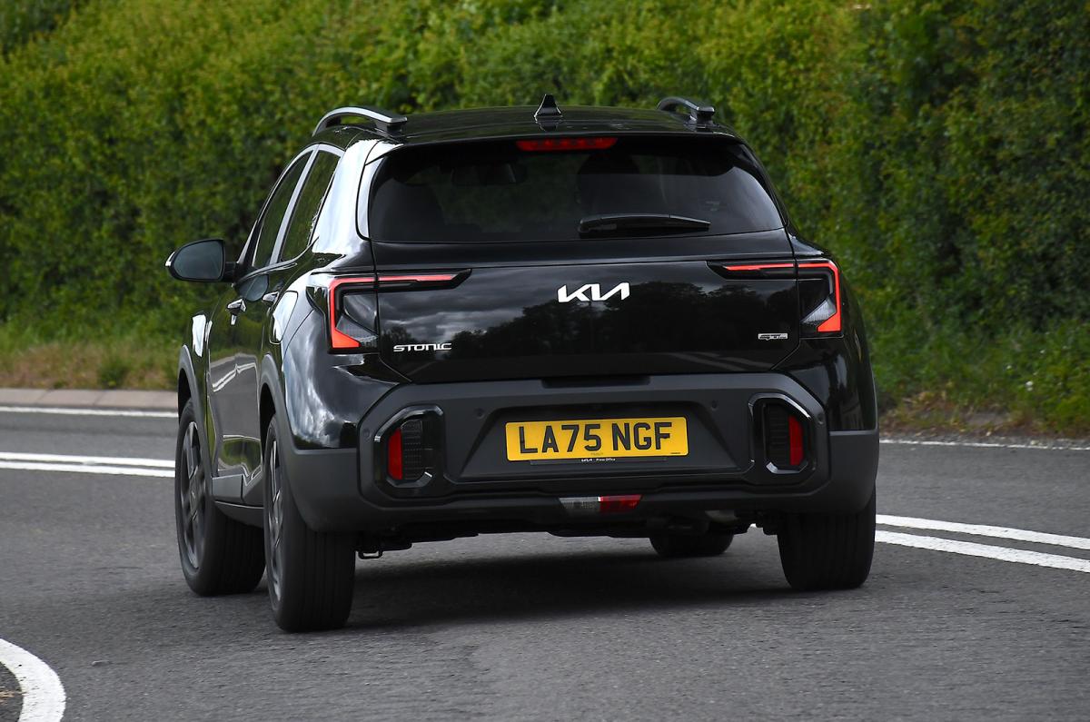 Kia Stonic rear cornering