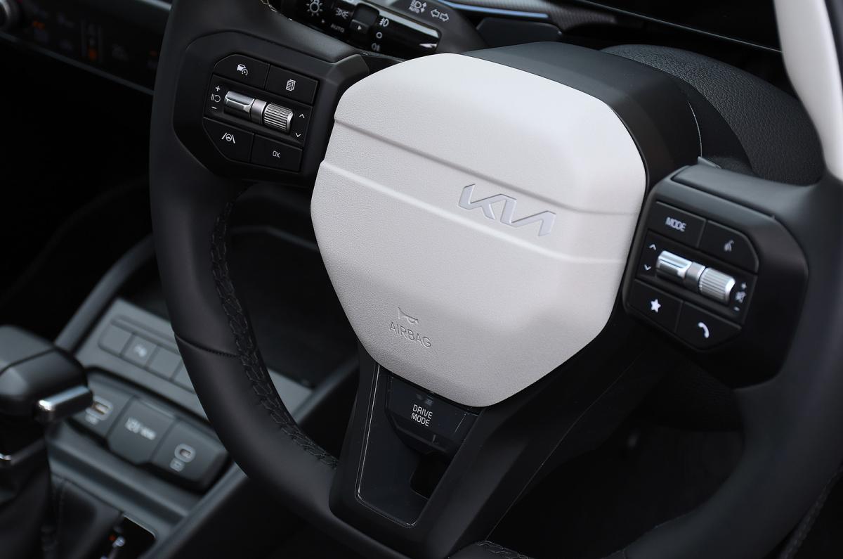Kia Stonic steering wheel detail